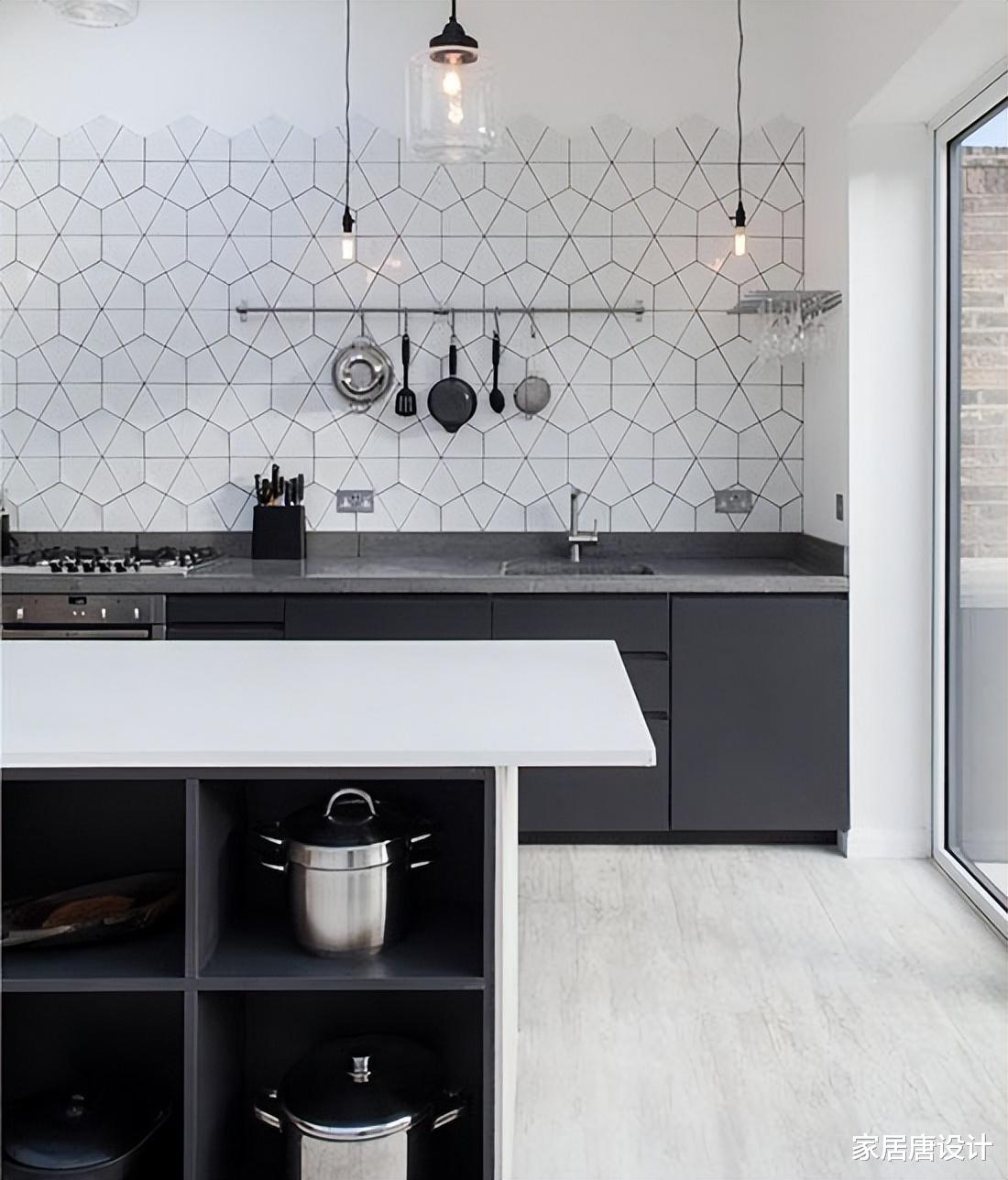 厨房吊柜总“磕头”,怎么办?看看聪明人的做法,个个实用!