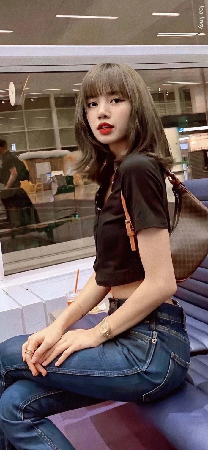 lisa|Lisa为什么被誉为金刚芭比，这几张图告诉你