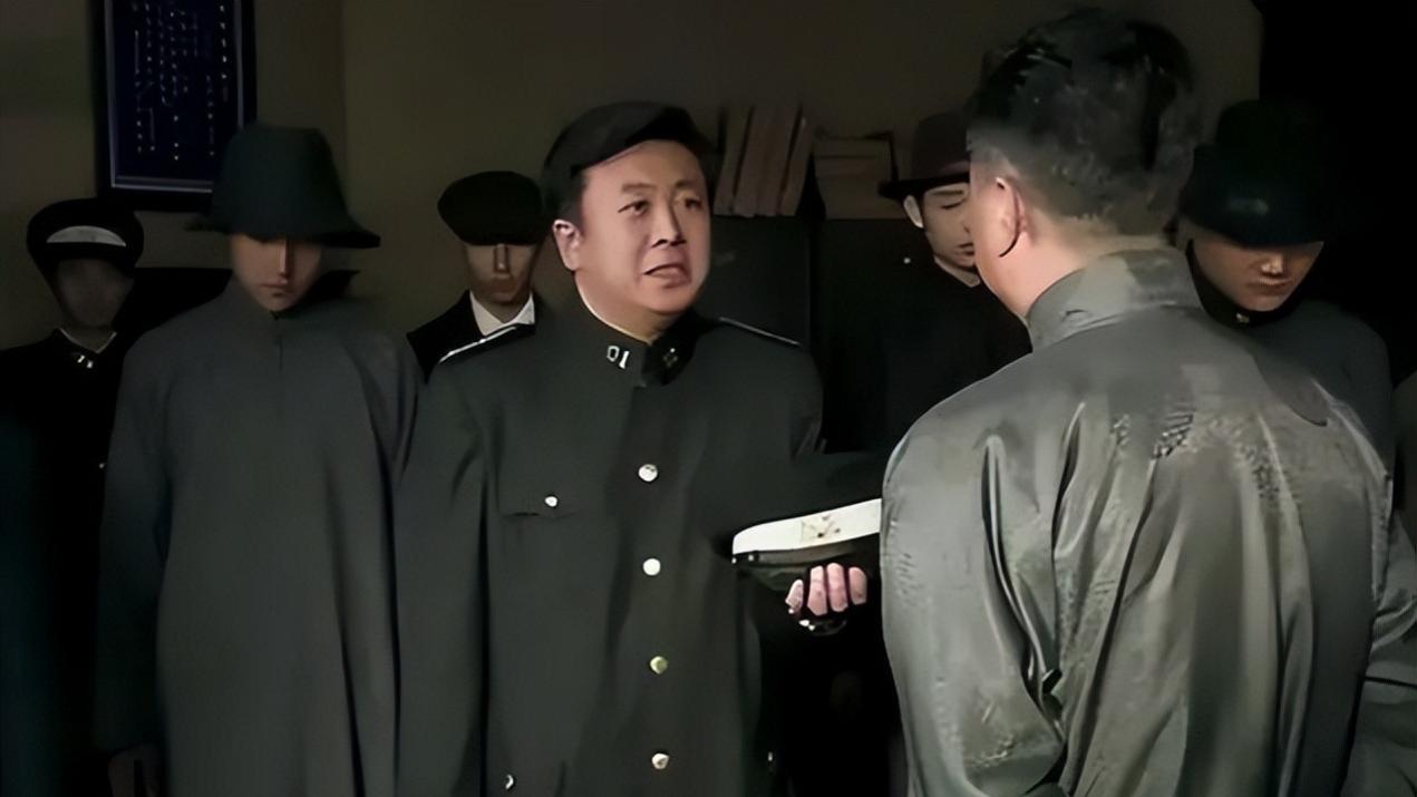 “最牛逃犯”吉世光，畏罪潜逃13年当群演，参演40多部剧爆火全国