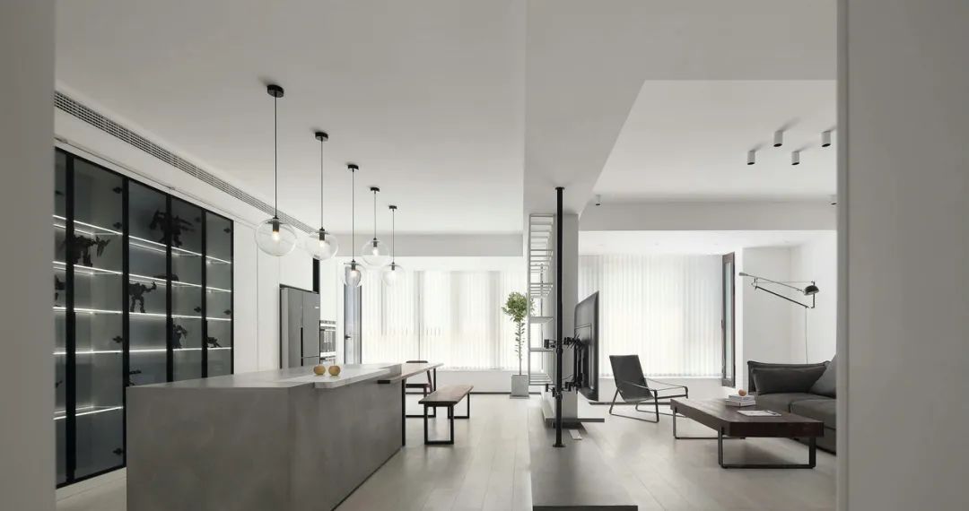 120m2纯白极简风 ：互换空间+极致通透，这个家变大不止一倍！