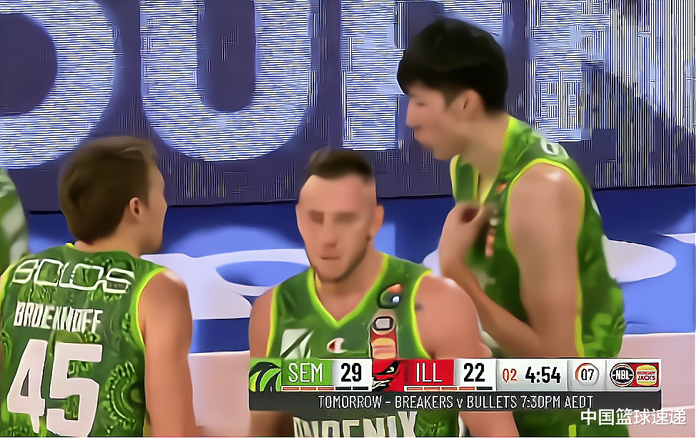 周琦|周琦21分钟7+7，状态持续低迷，毫无战术地位沦为工具人！