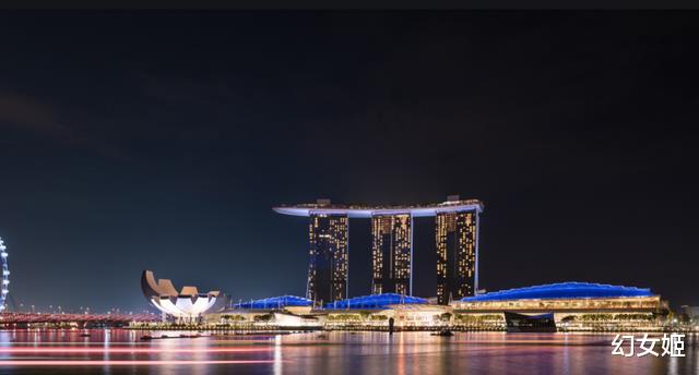 新加坡华人那么多，为何汉语不是通用语？李光耀：汉语有三个劣势