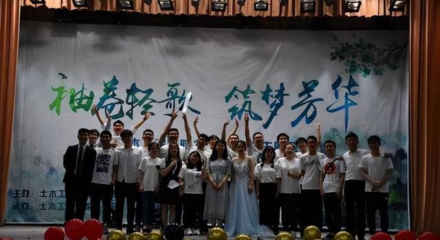 本科生|“你也就值200”，大专生线上求职遭HR贬低，结果让人大快人心