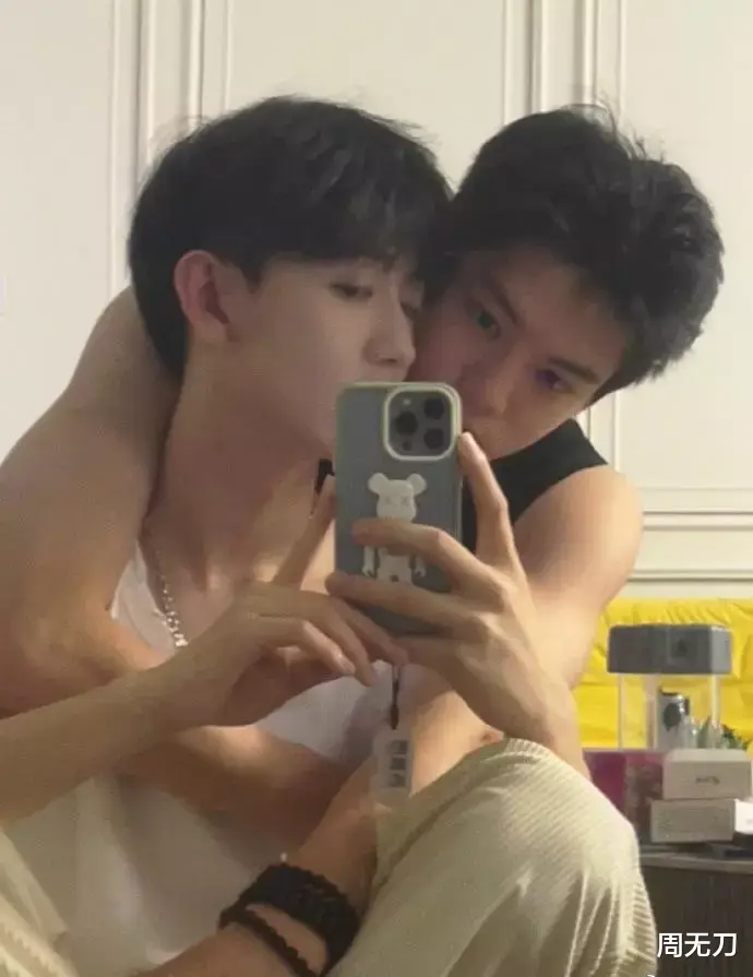 官宣|内娱首位公开出柜的男星，和男网红官宣三个月后，现在还撑得住吗