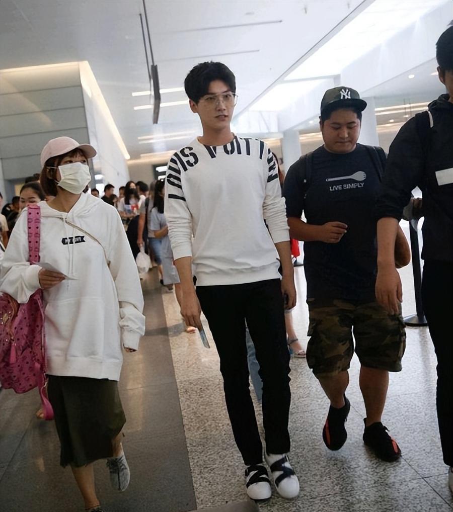 李现|没想到,这些曾经一夜爆红的顶流明星,如今资源全都掉光了