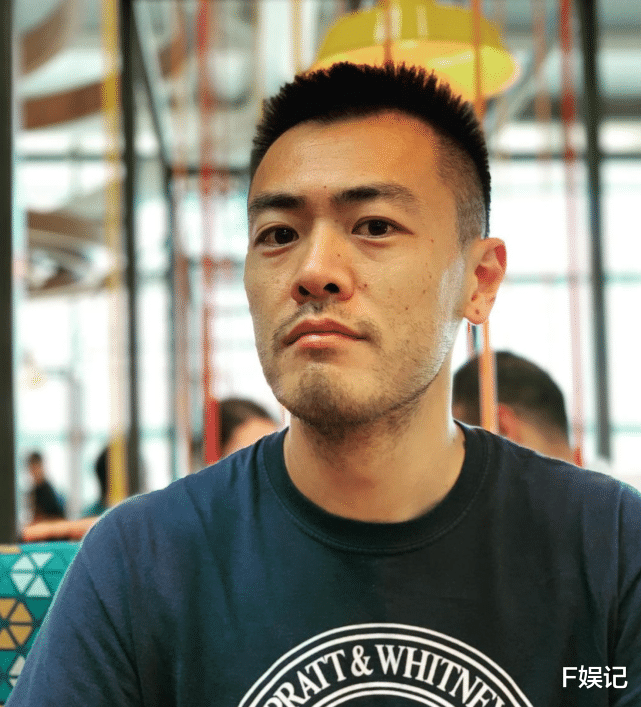 刘鸣炜|平凡灰姑娘倒追成功！刘銮雄长子刘鸣炜晒与女友甜蜜互搂宣布再婚