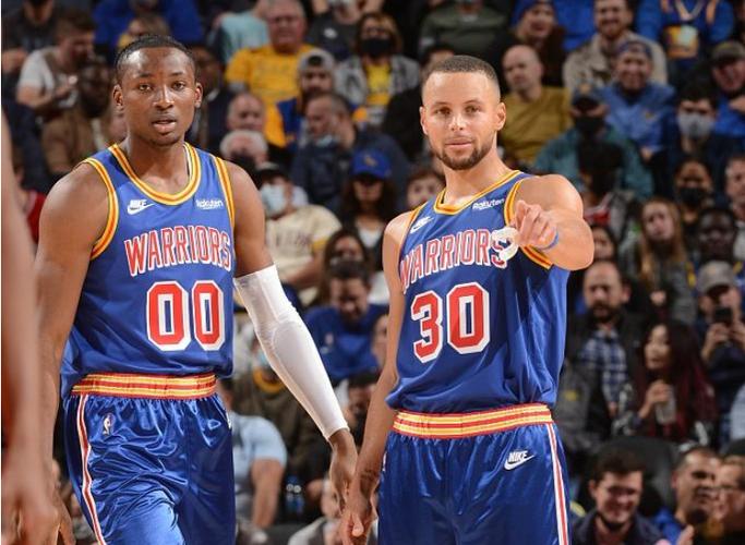 斯蒂芬·库里|库里称羡慕库明加待遇,暗讽NBA针对自己,他从未享受过巨星待遇