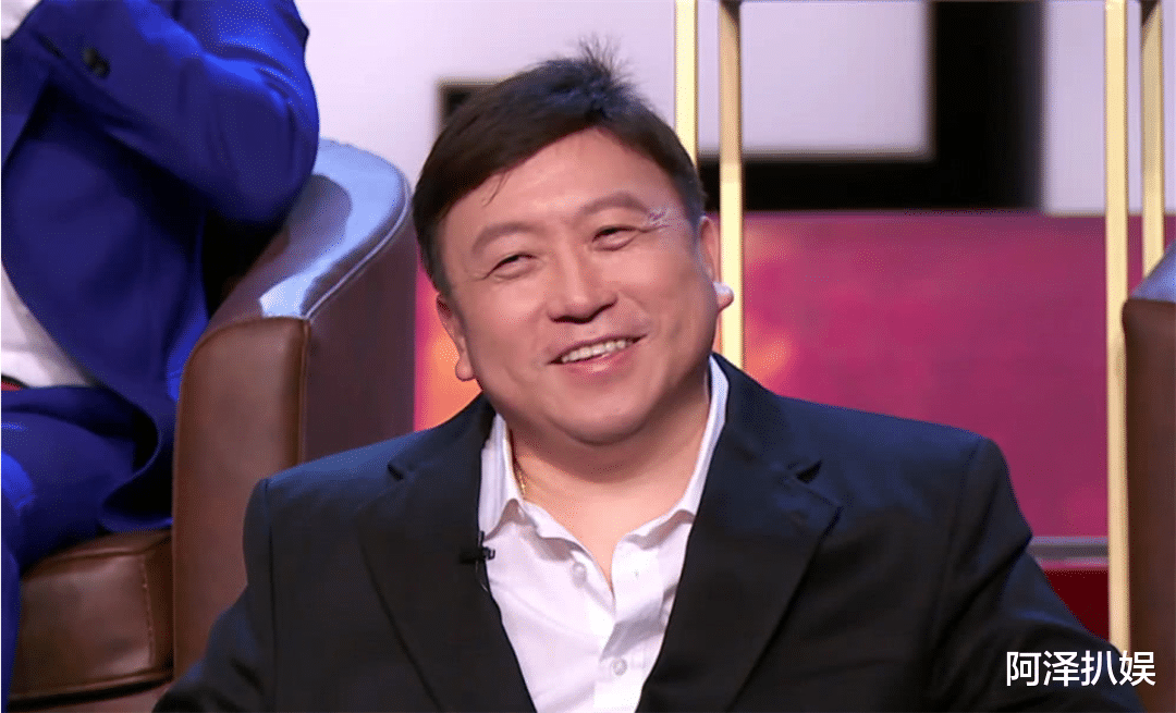 王晶|“小关之琳”风靡全网,素颜照曝光气笑300w网友:内娱审美越来越垮了?