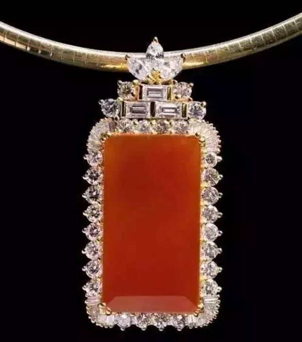 翡翠|红翡是什么翡翠？价格怎么那么高？