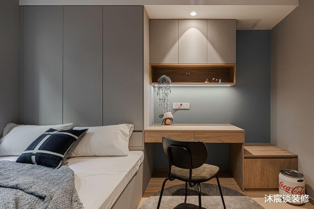 好喜欢她家,除了有令人羡慕的多功能休闲阳台,室内也很实用大方