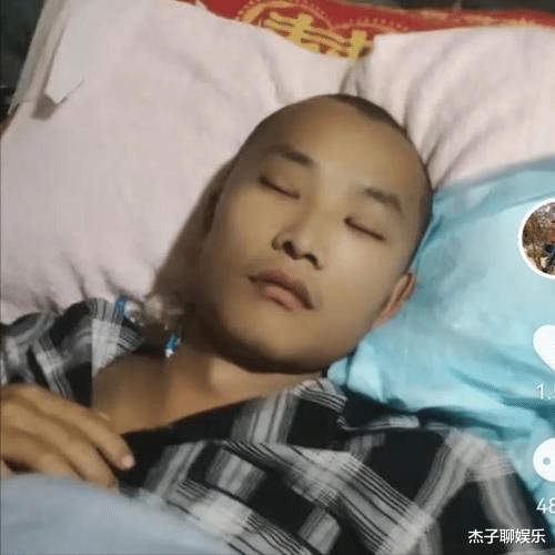 一路走好!28岁网红谭兵离世,夜里误喝百草枯,时差不到20天
