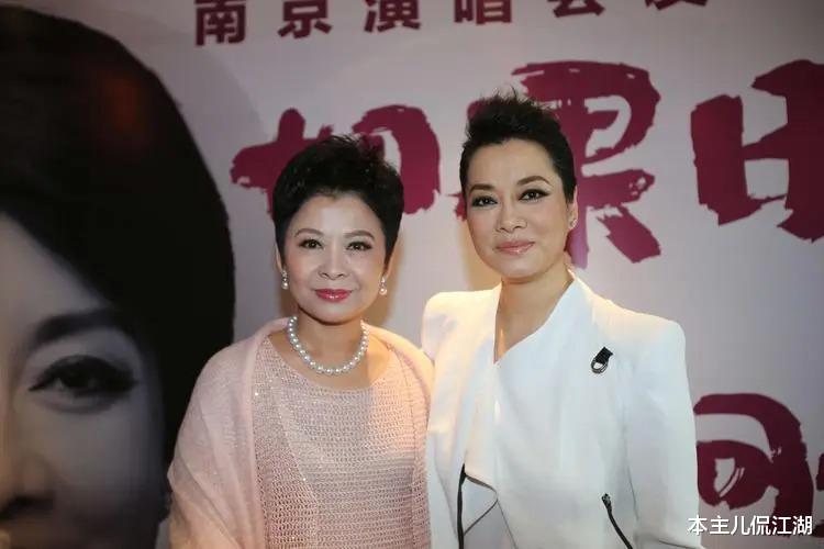 |董文华:22岁嫁初恋,23岁爆火,38岁跌落神坛,如今怎样了?