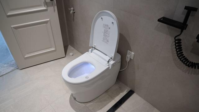 还想把主卧卫生间改成衣帽间?看看我家的现状吧,入住越久越后悔