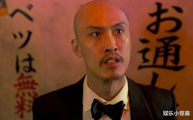 许君聪|自毁前程!38岁许君聪直播打PK,2小时收30万钻石,比拍戏来钱快