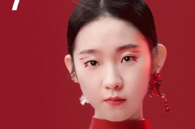 沈如琢 硬糖少女眼妆怼脸拍，赵粤非主流张艺凡清新，希林全靠颜值撑！