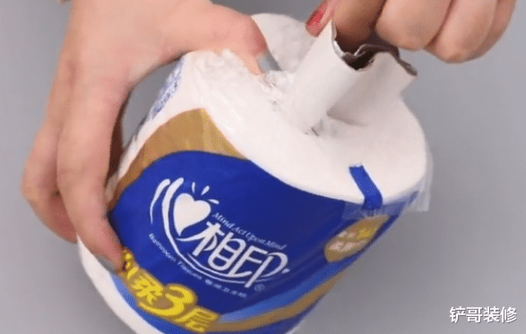 卫生纸有个“小机关”，按2下放家里太实用，可惜很多人不知道