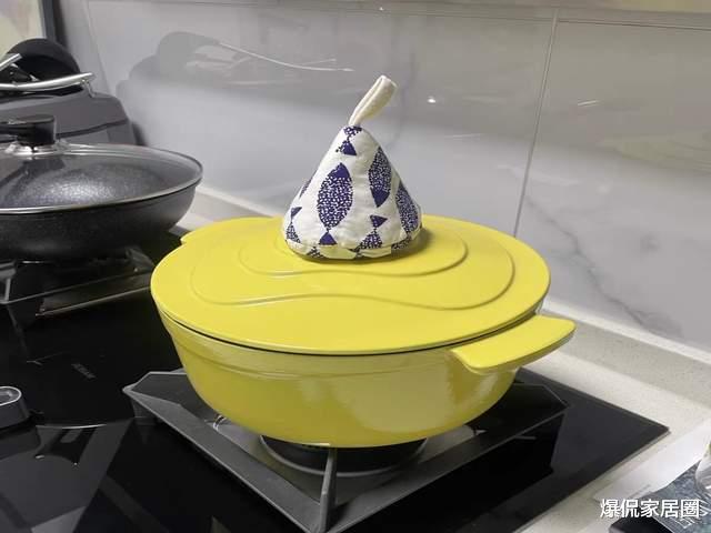 建议大家:不管房子大小,厨房有这5种锅就够了!其它都是浪费钱