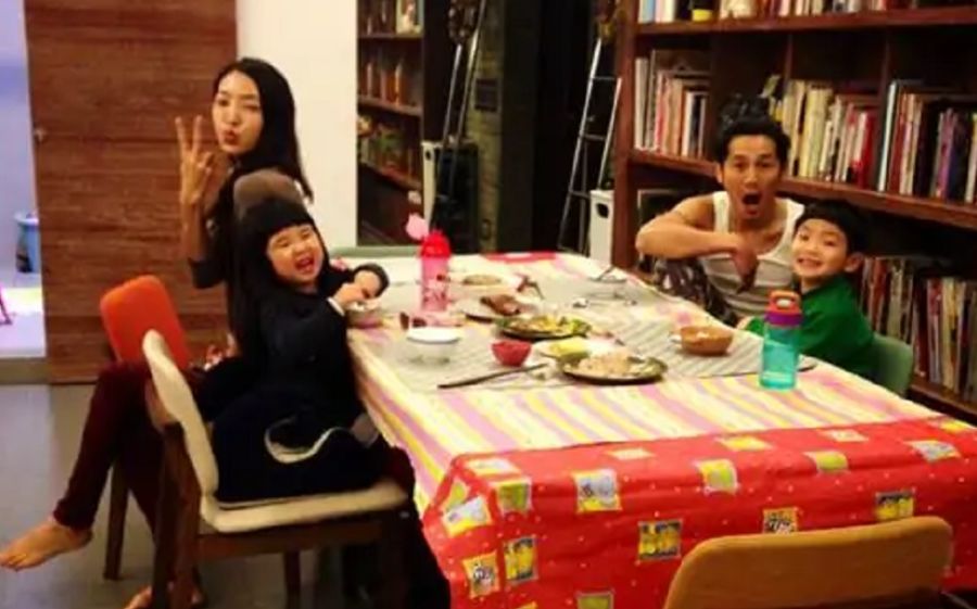 曹格|曹格11岁女儿近照，穿搭前卫浓妆艳抹，曾参加《爸爸去哪儿》综艺