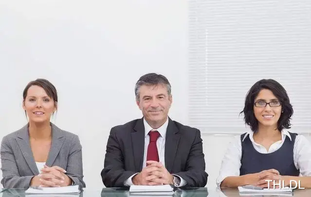 魏强|面试官：你能否用3根筷子，搭起一个比3大比4小的数？小伙：简单