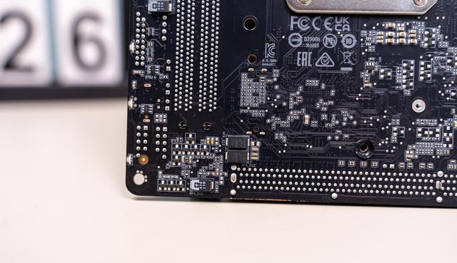精致小巧，用料出众、技嘉迷你雕B660IAORUSPRODDR4主板拆解