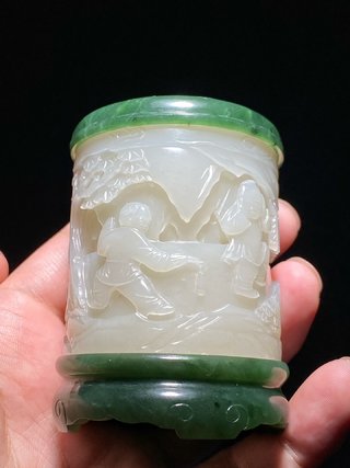 |清中期 和田玉籽料 白玉嵌碧玉 婴戏图 诗文笔筒 香筒 香叶草堂