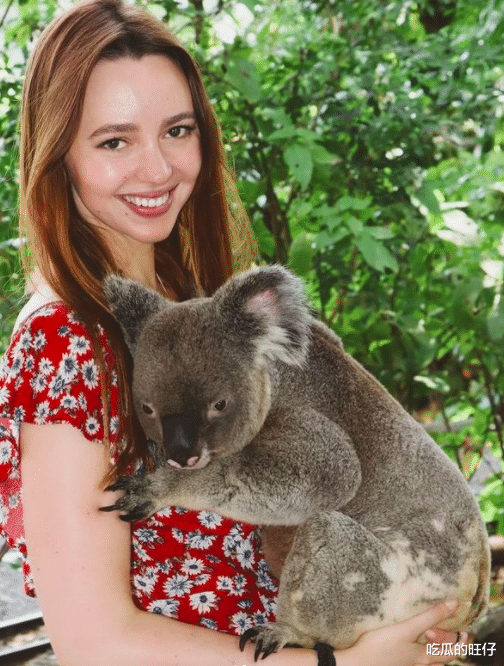 伊隆·马斯克|马斯克有新欢不忘旧爱：新女友27岁，肤白貌美，他却跟前任生女儿