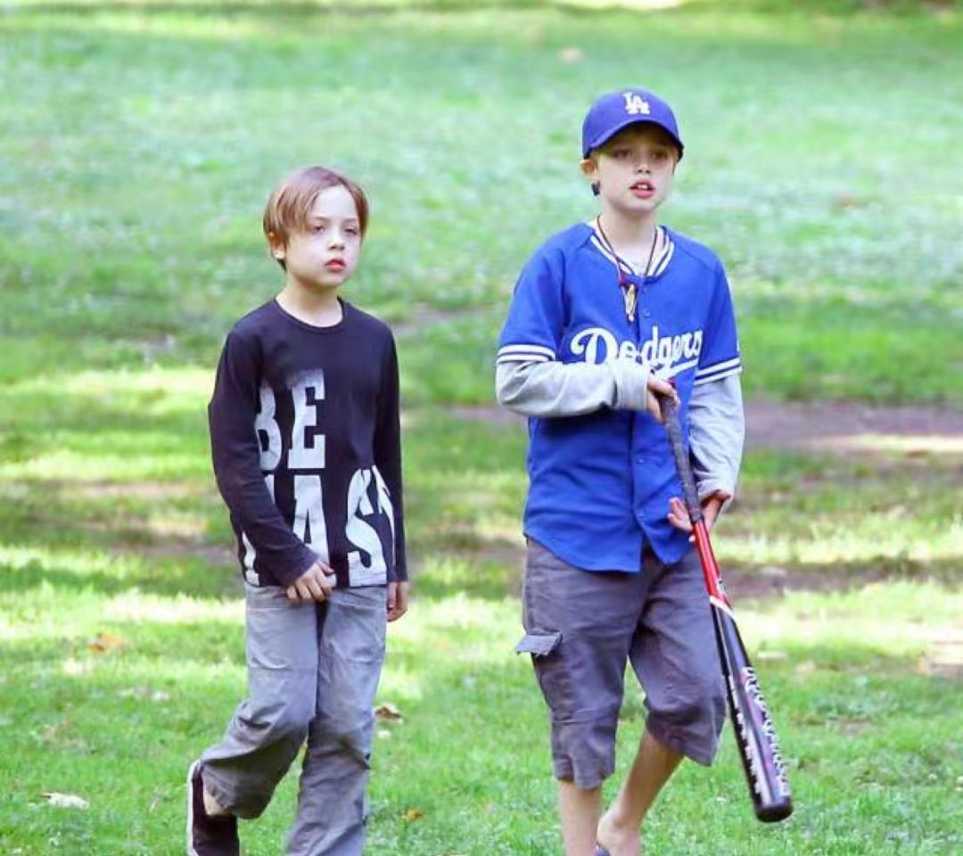 希洛|出生就抽中颜值上上签，一张照片卖3000万的她，真有这么美？