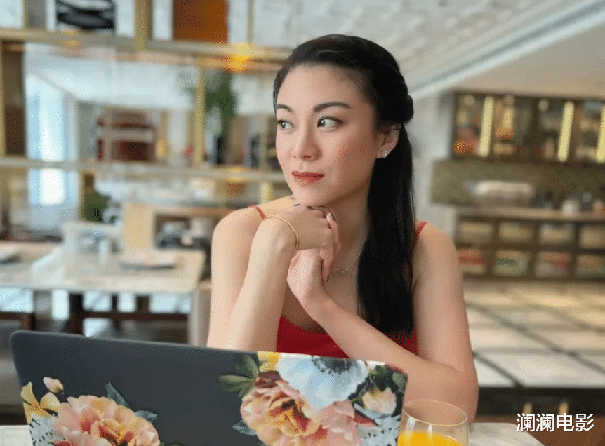 廖碧儿|香港知名女星定居内地五线城市,常晒大秀好身材 网友为她可惜!