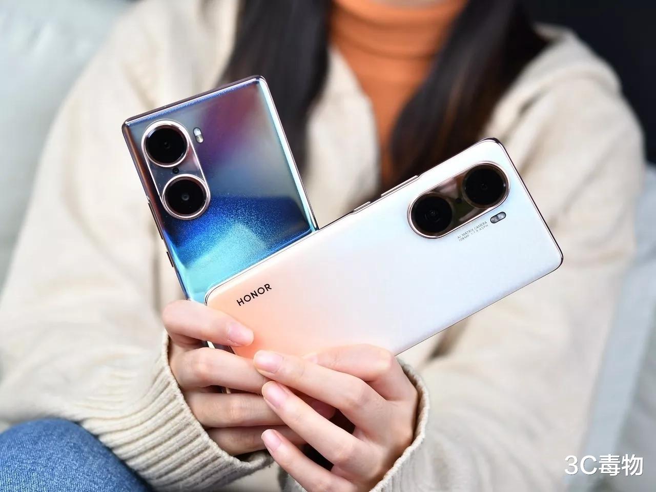 荣耀|荣耀学“价格屠夫”，新品半年降价900元，12G运存手机仅售3099元