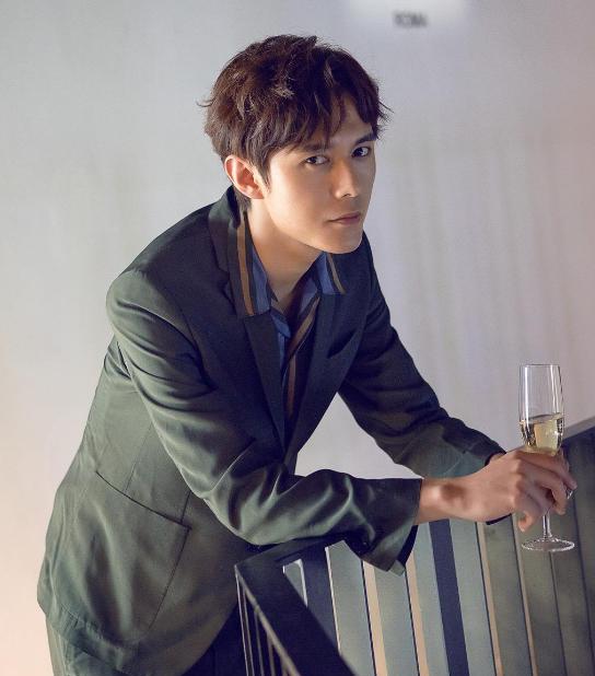 张超|九位“捧不红”的男星，最小33岁最大43岁，个个星运是“玄学”