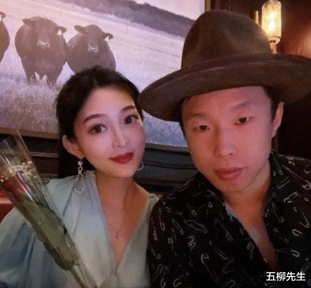 柯蓝|尴尬了!德云社烧饼录节目把小蜜蜂带回了家,孟鹤堂:啥都往家拿