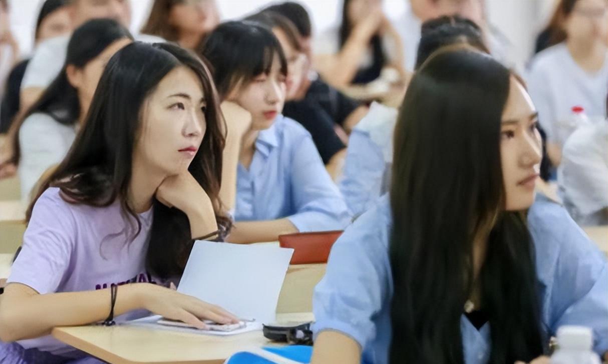 大学里常见的4种私下交易,看似方便大学生活,实则荒废了青春