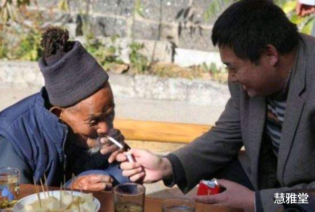 失眠|55—65岁或进入“养寿期”,建议:改掉3个习惯、坚持做3件事