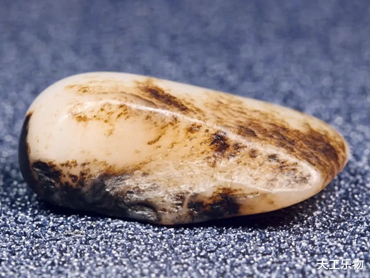 玉龙喀什河|切开之后有惊喜！黑金皮和田玉油库料！