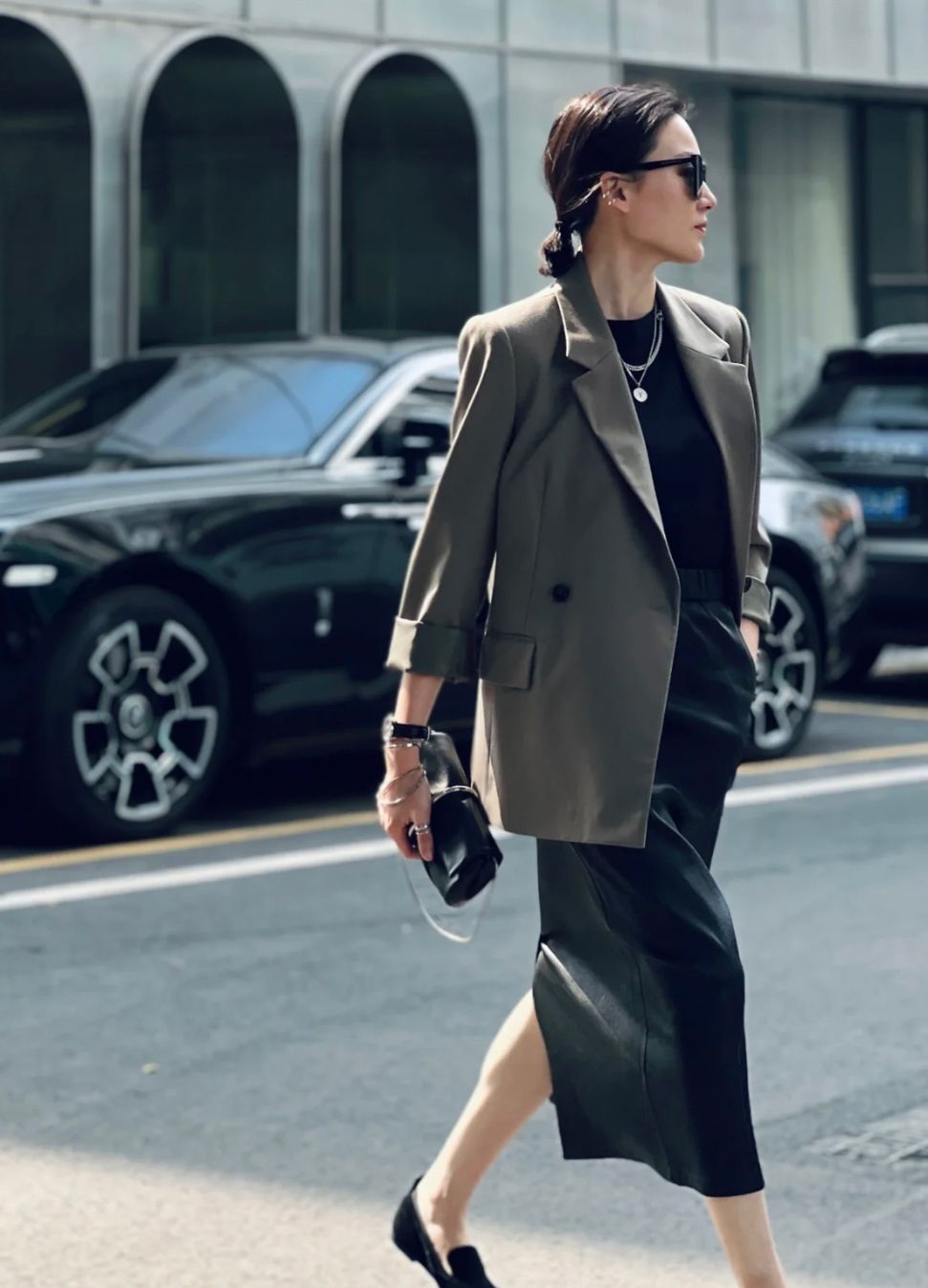 阔腿裤 衣服越穿越花,头发越剪越短,这些变老的特征,50岁的你中了没?