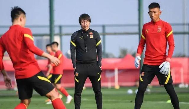 暴利：中国男足国脚资格利润高达20倍，难怪李铁有恃无恐