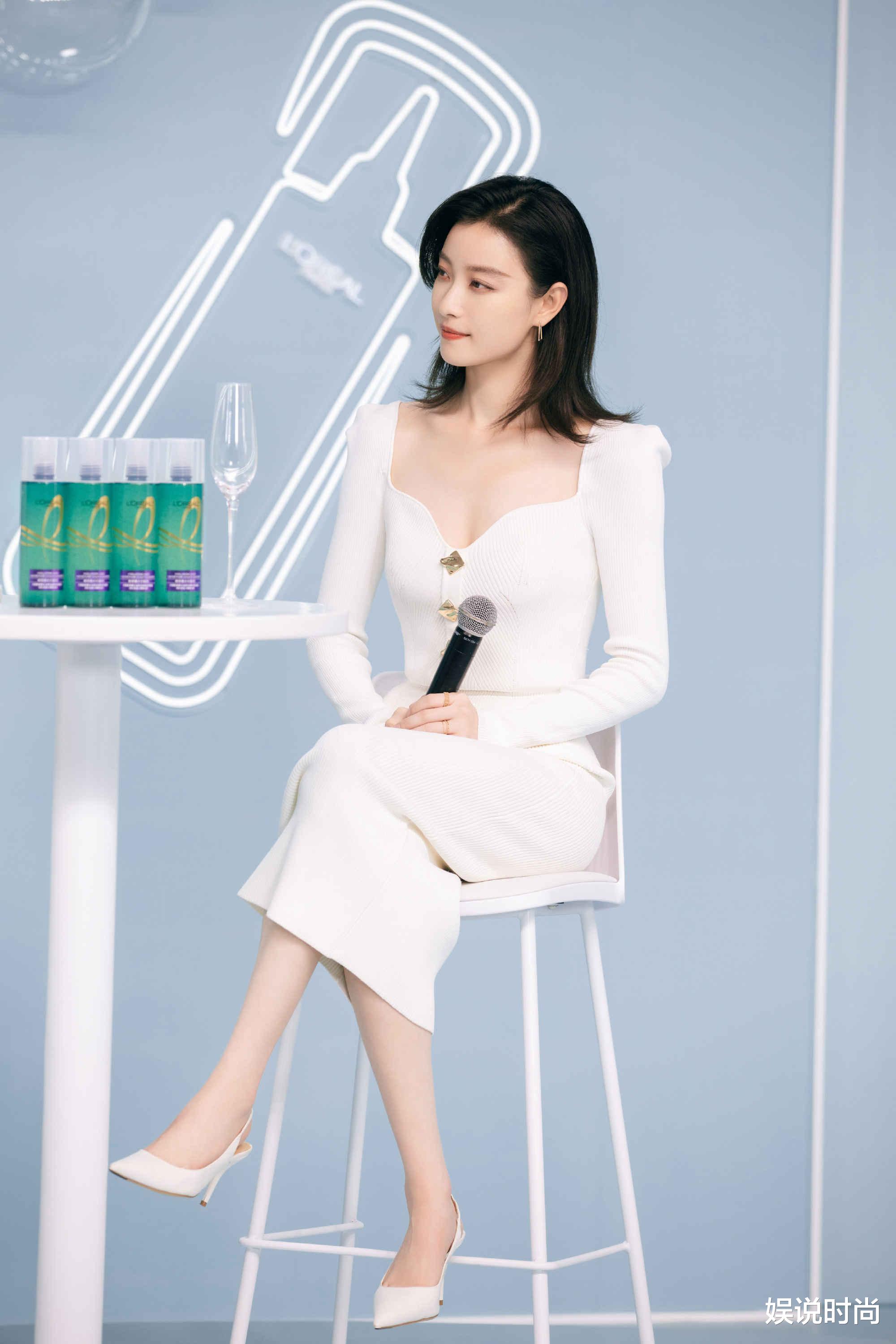 倪妮|倪妮的直播造型优雅又高级，不负时尚女王称号，时尚表现力太吸睛