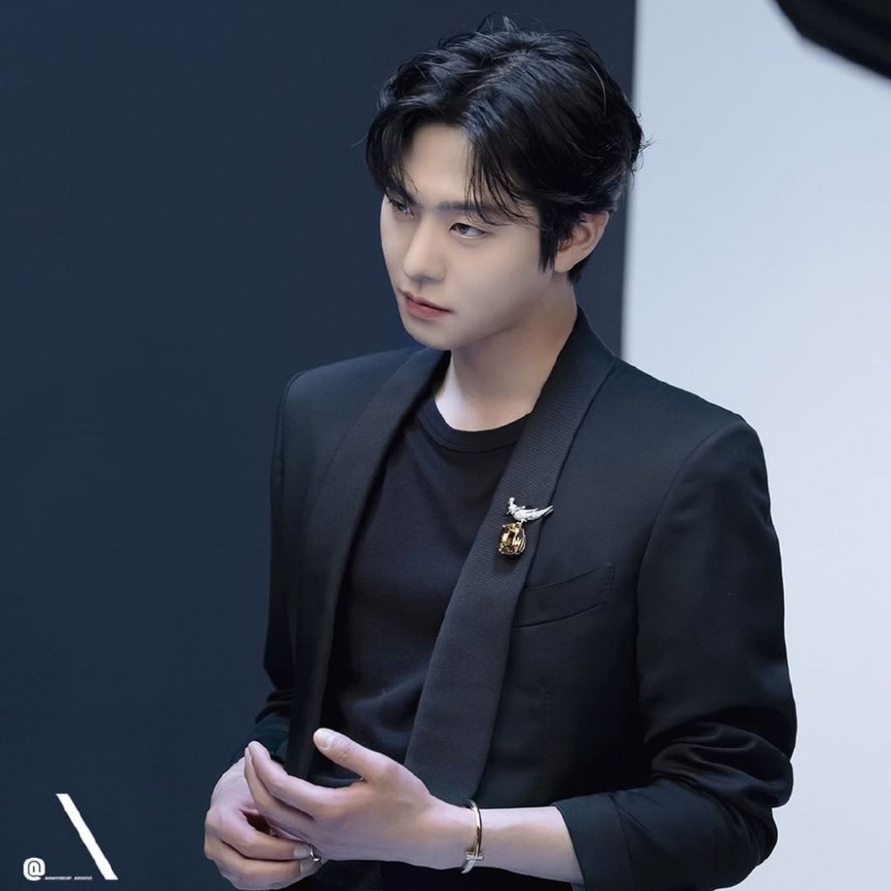 安孝燮|《社内相亲》安孝燮戏内是社长，现实中也是社长！「公司代表」是他的名字