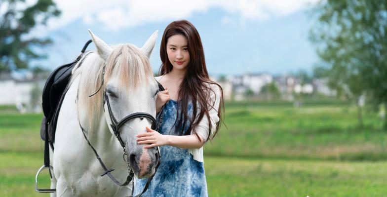 旅行|去有风的地方:戴6千元墨镜去旅行,红豆的爱情,本就是豪门之恋