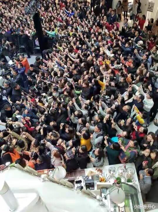 李敏镐|李敏镐潜规则事件发酵！冲上热搜第一，网友扒出其陪伴入住的酒店，帝师道歉