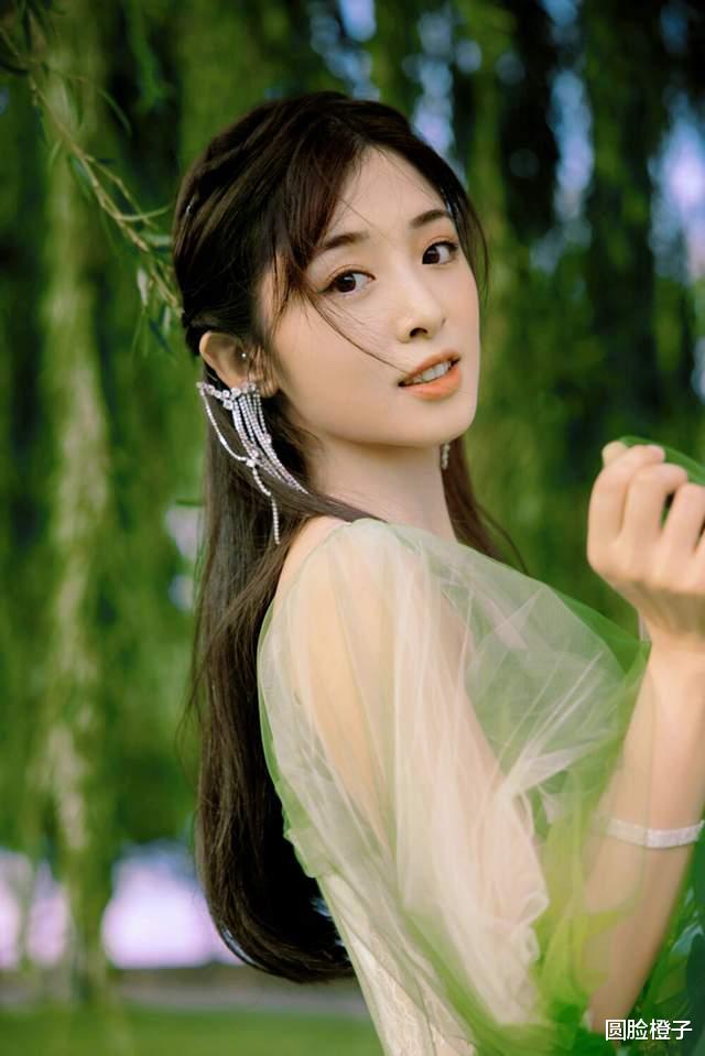 张含韵|这才叫少女感！32岁张含韵新剧开播，灵气不输18年前