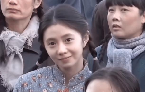 明明是美女,笑起来却很“恐怖”,这6位女星,不笑美艳一笑瘆人