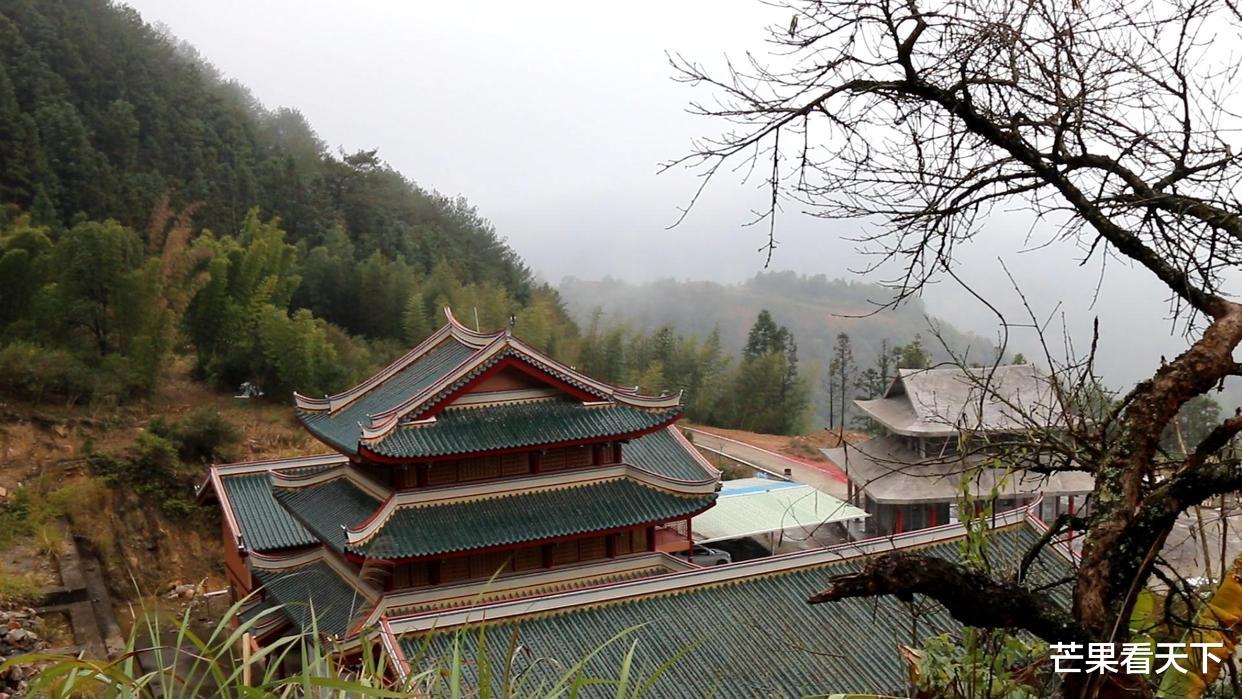 福建省|福建大山发现神秘寺庙，建造在高山悬崖之上，终年笼罩在云雾之中