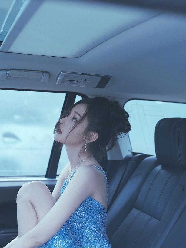 张天爱|微薄电影之夜，张天爱的身材登上热搜榜首，病态审美“白幼瘦”引发热议