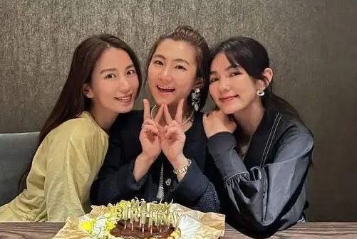 Selina|任家萱男友形容她的伤疤是美人鱼鳞,这也太温柔了吧?