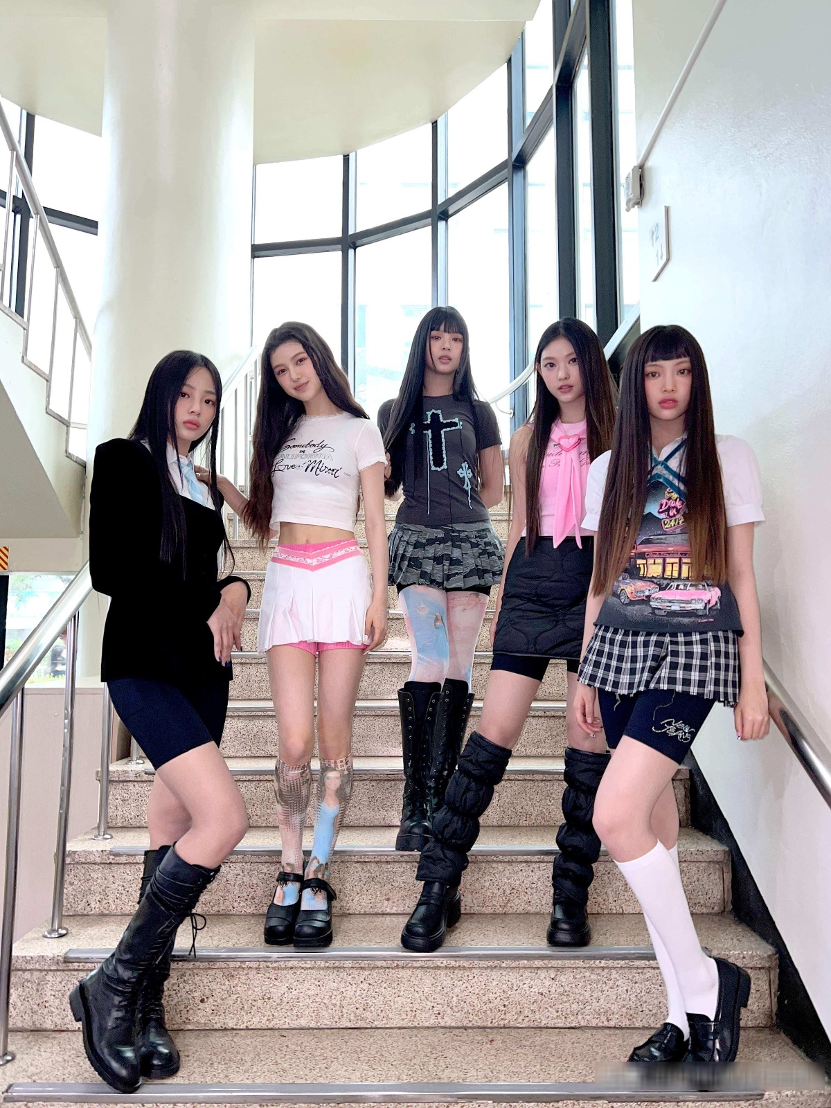 mv 韩国又出怪物新女团！人均16岁，5成员全神颜值被称\完颜团\