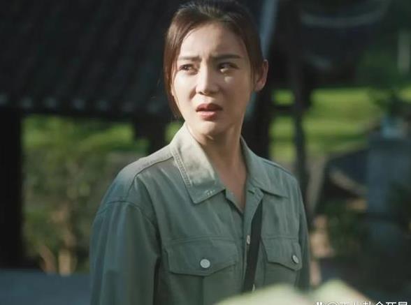 袁姗姗|袁姗姗近照曝光,穿蓝色礼服肤白貌美,曾发视频否认整容