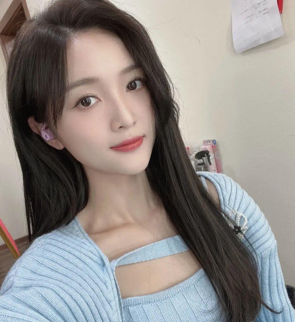 李若彤|小八卦，吴宣仪，邓L，薇娅，彭昱畅，章若楠