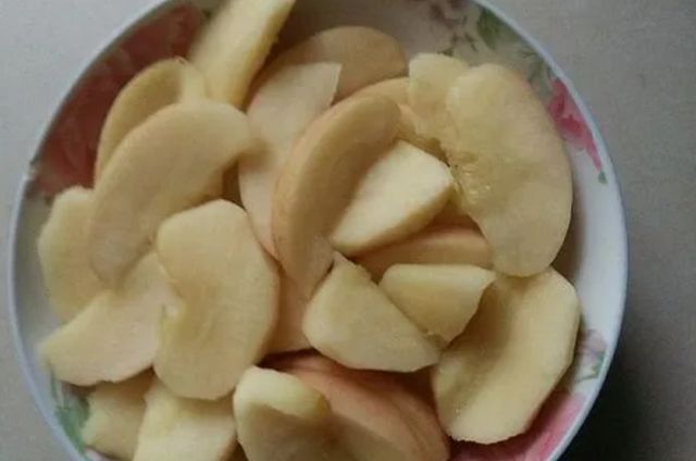 胃炎|每天吃一个煮熟的苹果，坚持一阵，“3甜头”或会悄然而至