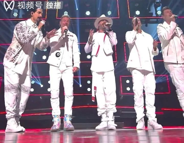 世界级男团回归！娱乐圈谁也挡不住……